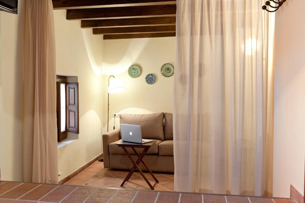 Suites Casa Cuesta Del Agua Гранада Номер фото